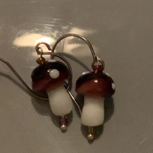EARRINGS - Picture 2 of 2